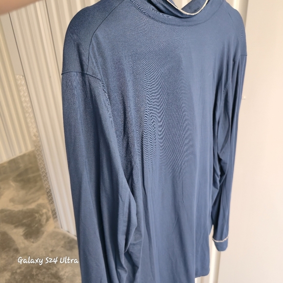 Victoria's Secret Blue Button-Down Top - Picture 9 of 10